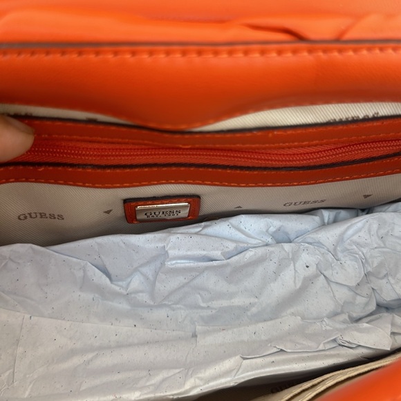 New GUESS Zaina woven shoulder bag - Picture 5 of 12